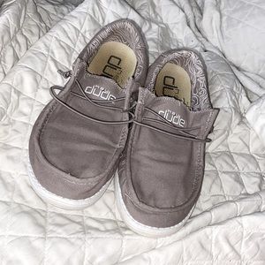 Grey youth Hey Dude shoes. Youth size 6